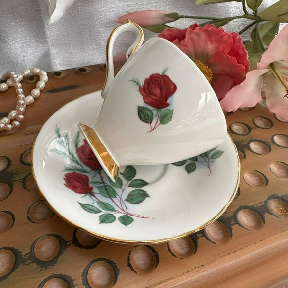 Delphine Bone China Tea Cup & Saucer Set With Red Rose Design Made In England - Picture 13 of 15